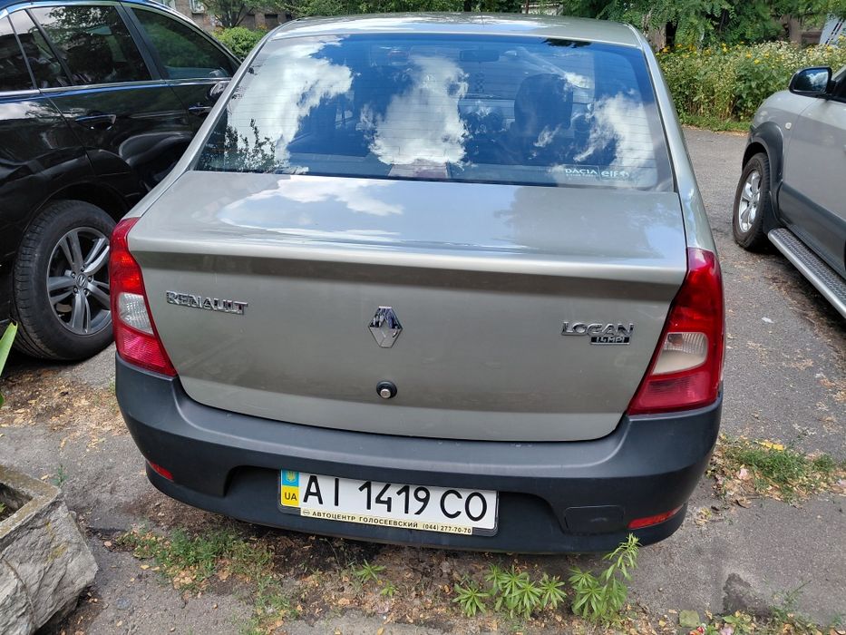 Renault Logan 2011 року