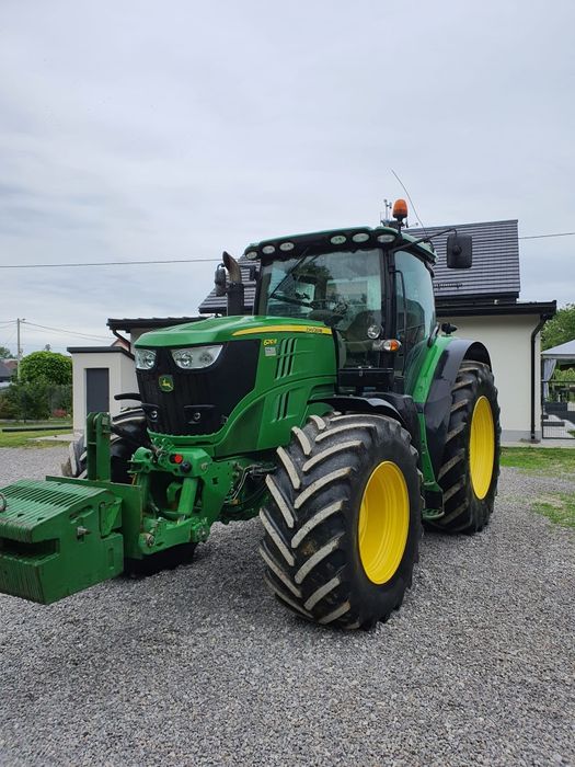 Ciągnik John Deere 6210r