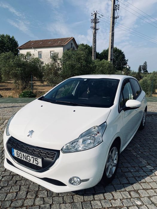 PEUGEOT 208 de 2012 — photo 2