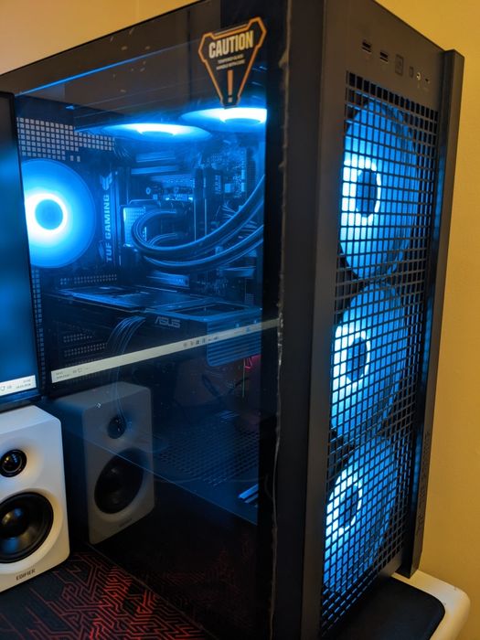 Комп'ютер ASUS 9800X3D RTX 5070 Ti 32GB 2TB W11