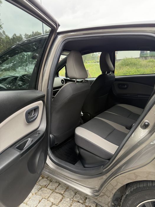 Toyota yaris 1.5 Hsd Square Collection  1 dono