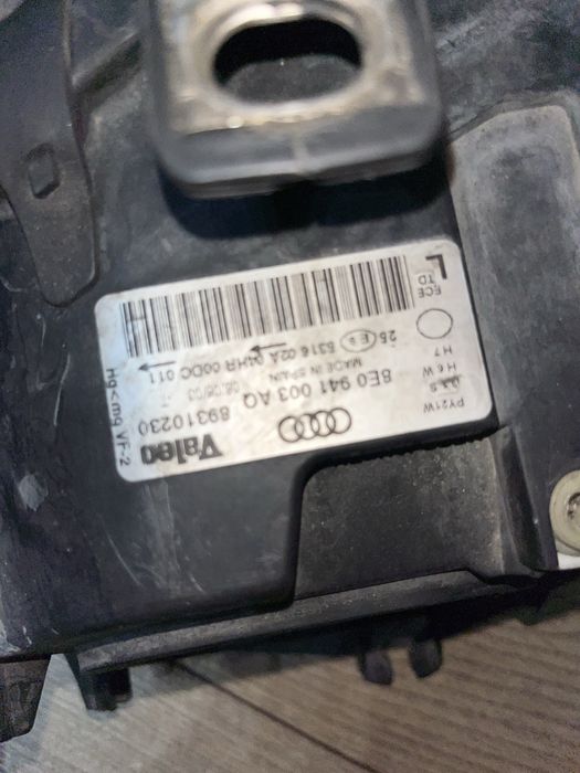 Reflektory audi a4b6 biled Valeo