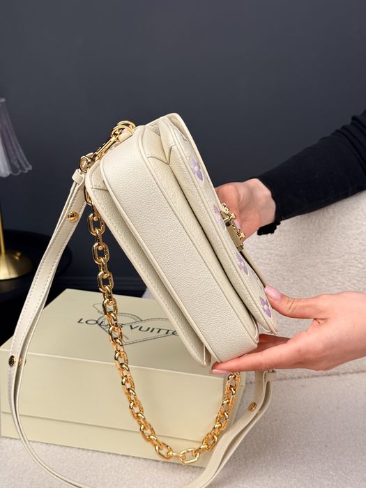 Сумка Louis Vuitton Pochette Metis East West Cream / Pink