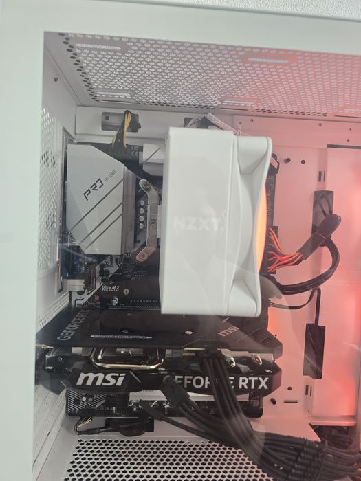 Torre gaming white i5 10400F +RTX4060TI 8GB msi+ 16gb 3200mhz+ Nvme 512GB vendo ou troco
