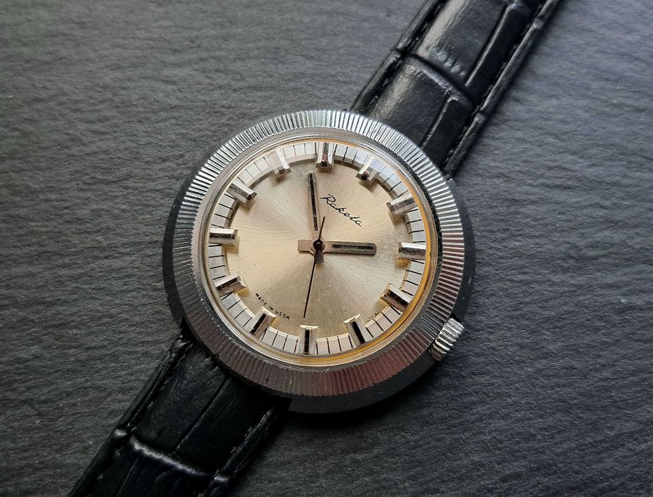 Rakieta UFO radziecki zegarek vintage