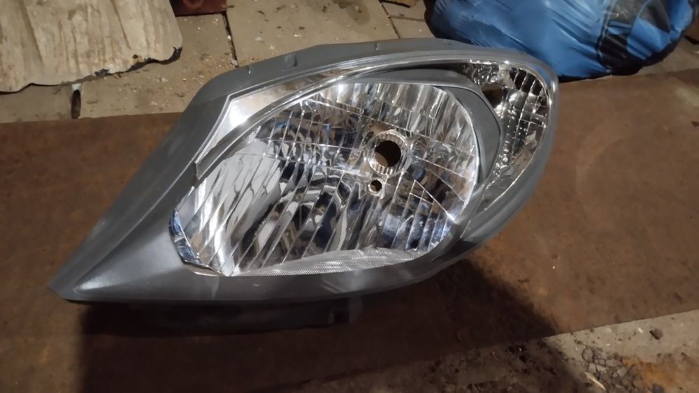 Фара ліва мерседес сітан