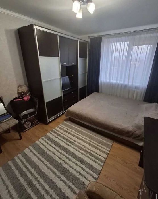 В продаже комната в коммуне. Выделена блоком.