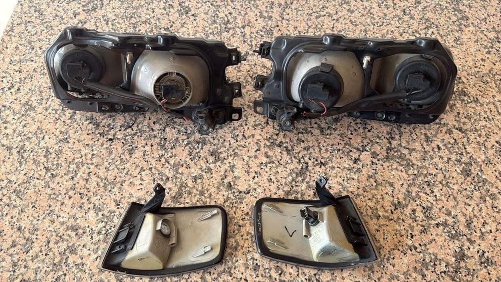Faróis originais Honda CRX ED9 (Pre-Facelift 1987–1989)