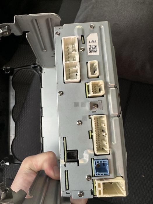 Продаю оригінальну магнітолу для Subaru