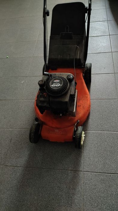 Máquina de relva Briggs Stratton 6cv