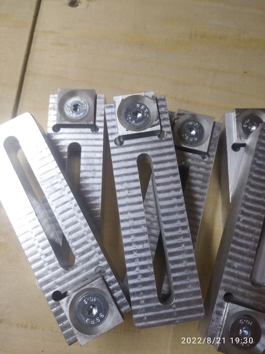 Станочные прихваты. Пирамидки.