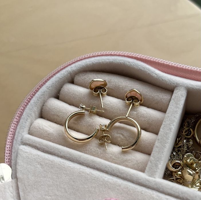 Kolczyki Lilou ze złota próby 585 serca z różowego opalu