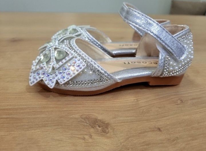 Нарядні туфлі для чарівної принцеси!