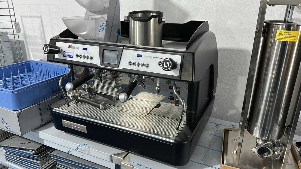 PROMOÇÃO! Máquina de café espresso automática, 2 grupos - preto