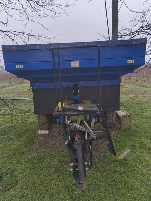 Рдм 3000 розкидувач мінеральних добрив  на 3000кг