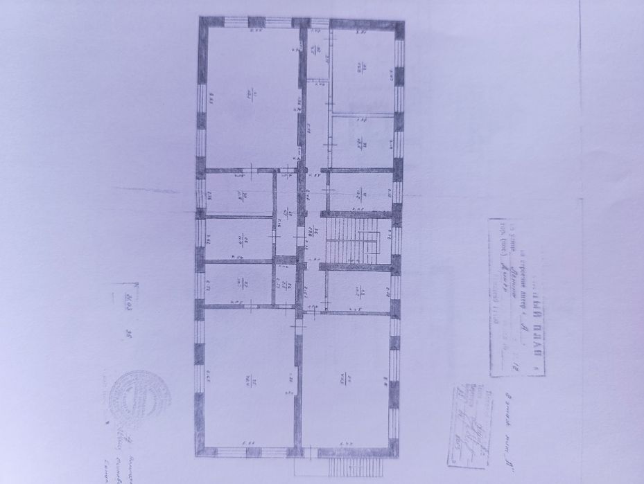 Продаж  Двоповерхової будівлі під комерцію в центрі Димера