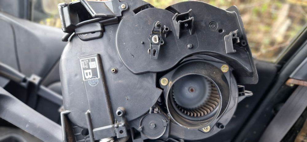 Nagrzewnica wentylator dmuchawy Daihatsu Terios  97-05 części