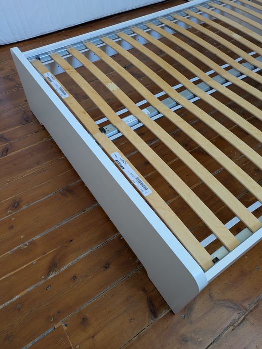 Cama de casal Ikea 140x200