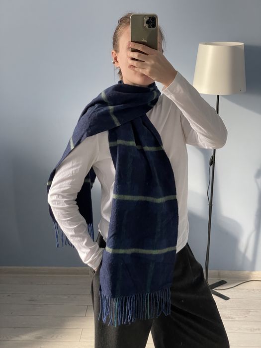 Шарф з вовни в клітинку