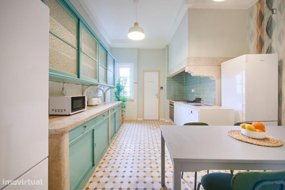 Quarto - localizado em Marquês de Pombal Lisbon