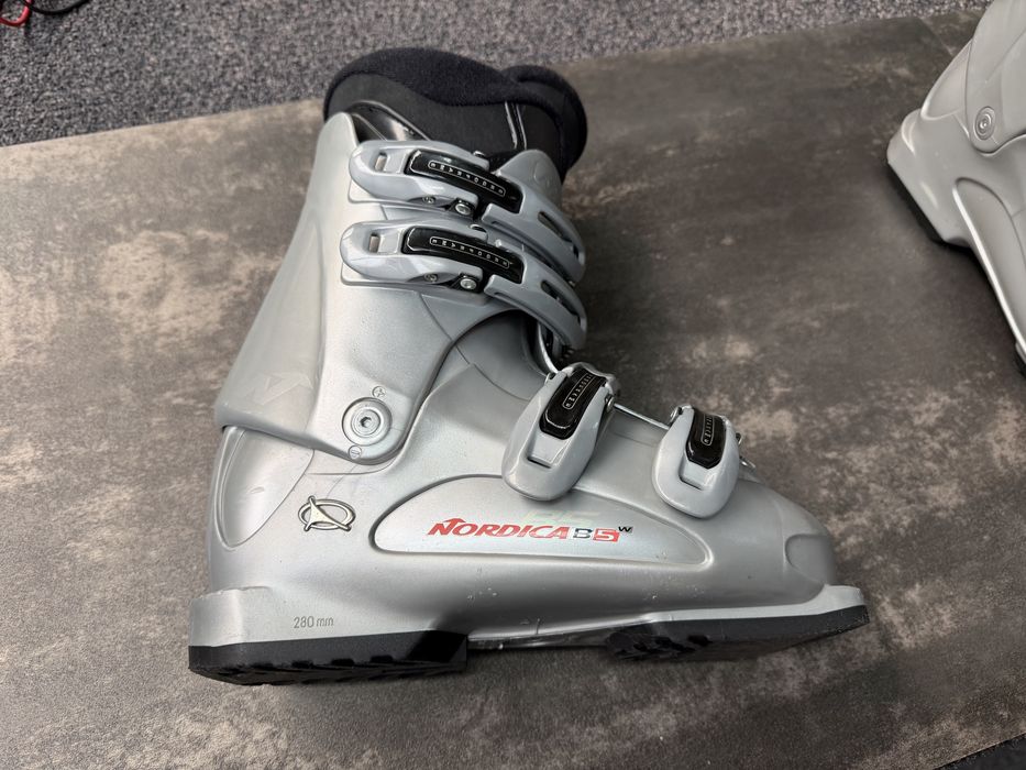 Botas de ski modelo senhora Nordica B5