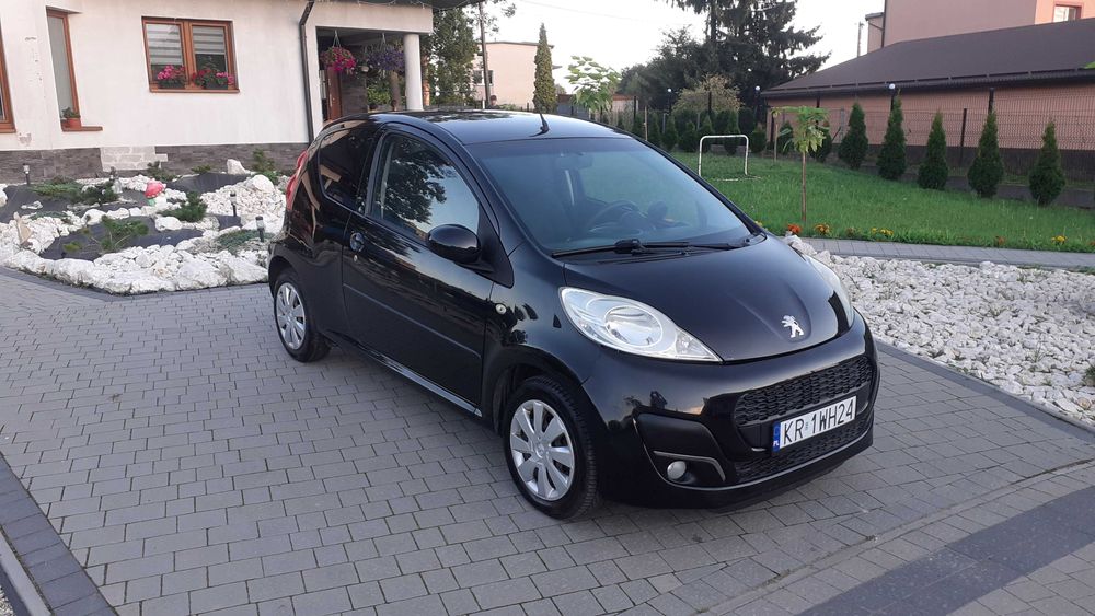 Peugeot 107 po lifcie z 2012 roku.  Klimatyzacja.  Bez oznak rdzy