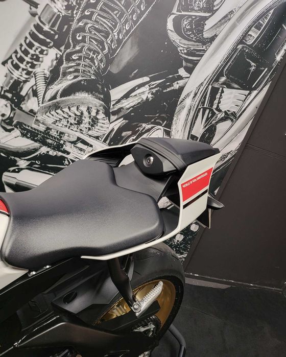 Yamaha YZF-R1 world GP 60th
