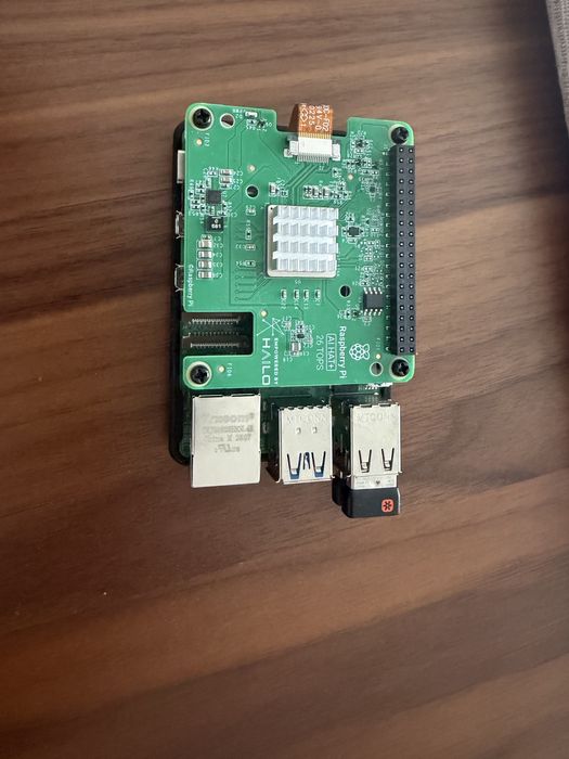 Raspberry pi5 16GB z AI Hat+ 26TOPS
