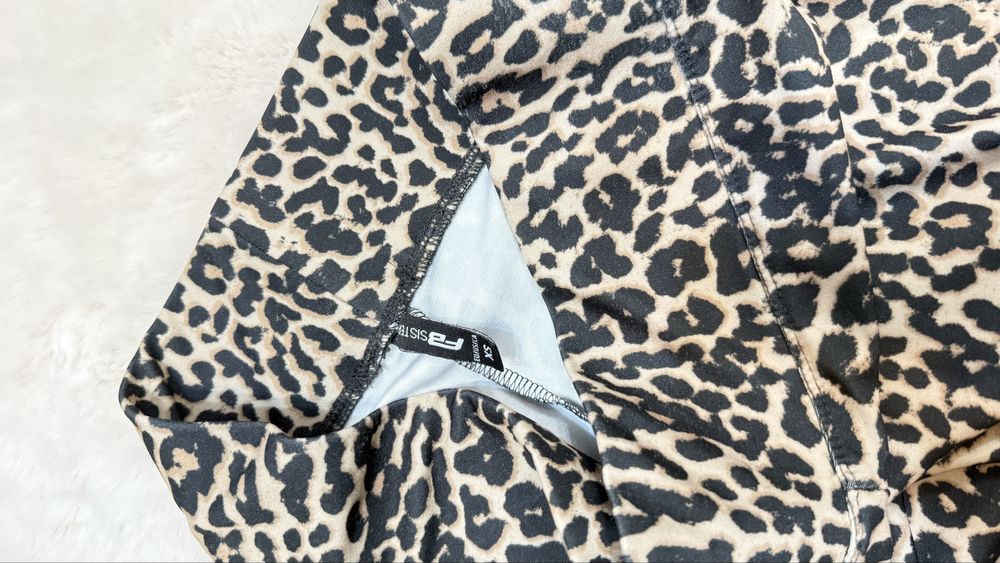 Spodnie flare w panterke