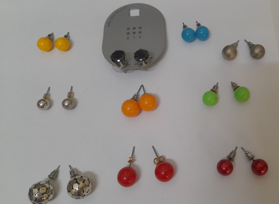 Brincos pendentes, ajustáveis e de mola da Parfois e Six