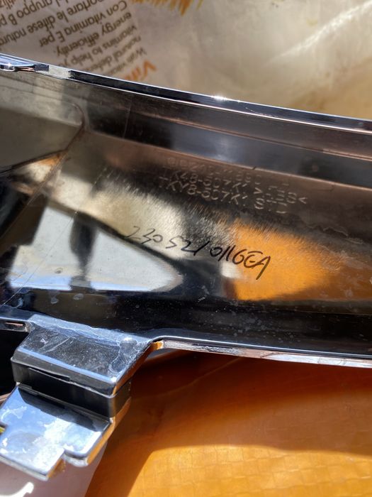 Молдинги решетки радиатора мазда сх9 2016-