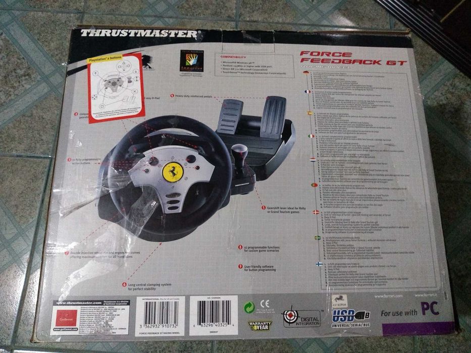 Volante Thrustmaster Ferrari  com ligação USB para PC, NOVO!