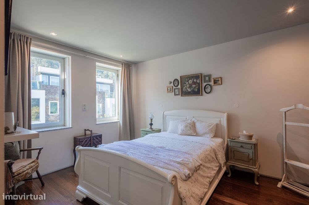 Moradia T5 de 3 Frentes em Ermesinde – Condomínio Fechado