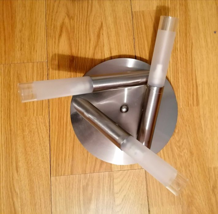 Candeeiros de teto em aço inox com lâmpadas led