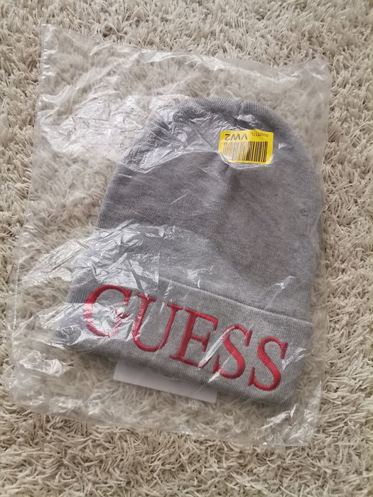Czapka Guess szara siwa bawełna wiskoza wełna