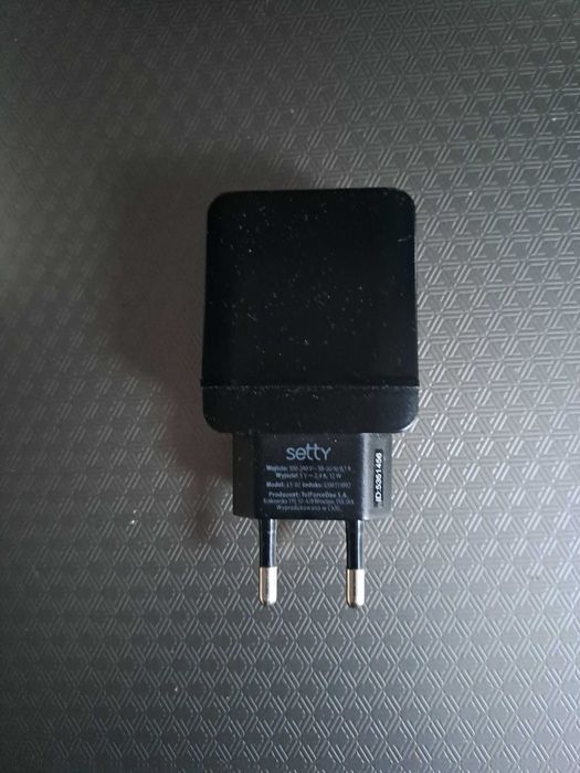 Ładowarka sieciowa dual do smartfonów