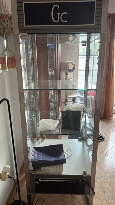 GRATIS- Movel Vitrine