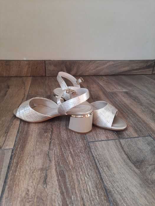 Buty sandaly skorzane  nowe