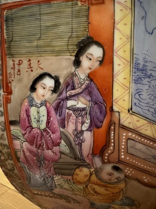 Старинная фарфоровая интерьерная ваза. Китай.