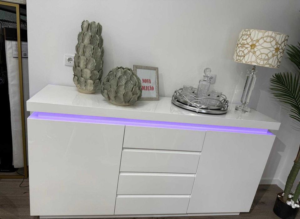 Aparador com Luz Led NOVO