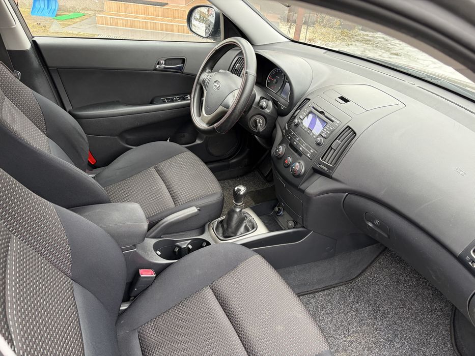 Hyundai i30 grafitowy 1.4 benzyna