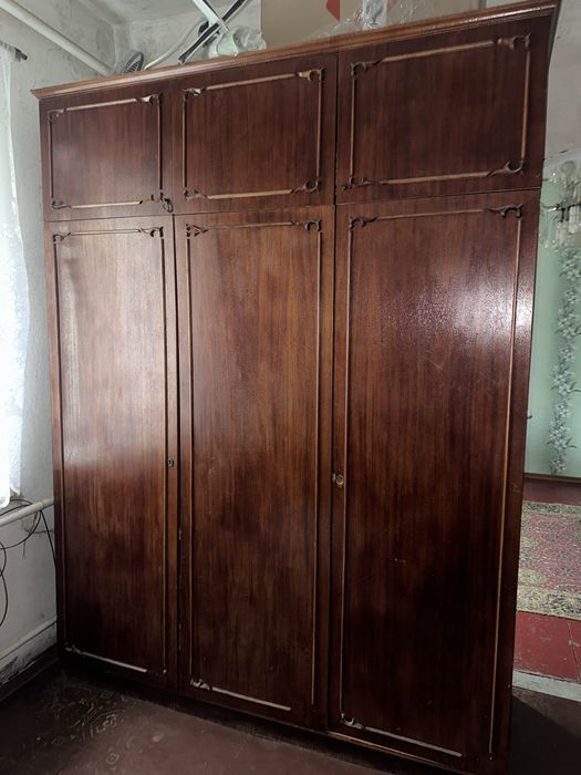 Продам шафу, Б/У, має дві секції + антрисоль