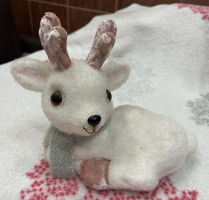 Новорічні іграшки для декору оселі