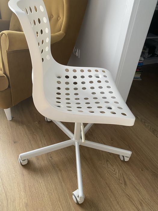 Krzesło  ikea na kółkach