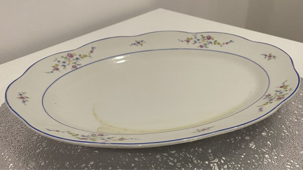 Conjunto de loiça antiga