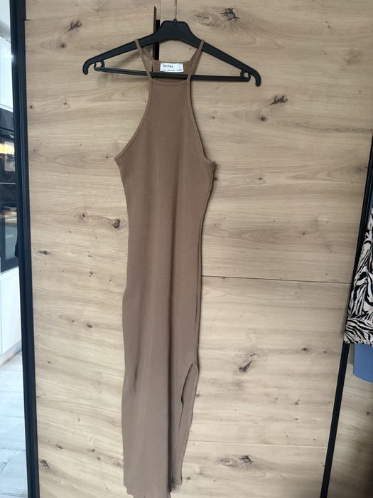 Śliczna długa sukienka Bershka S / M prążek