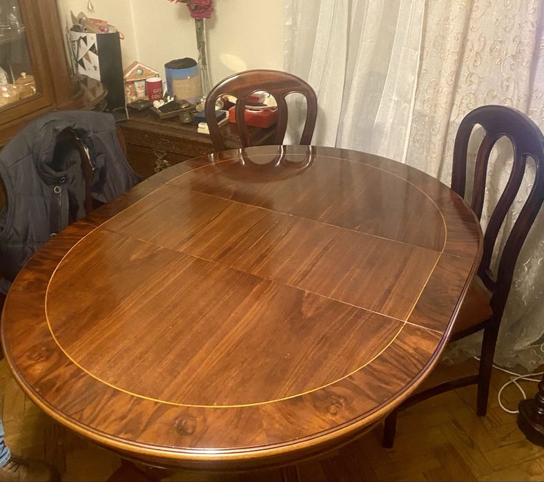 Conjunto de sala em madeira maciça -  Cristaleira, mesa com cadeiras