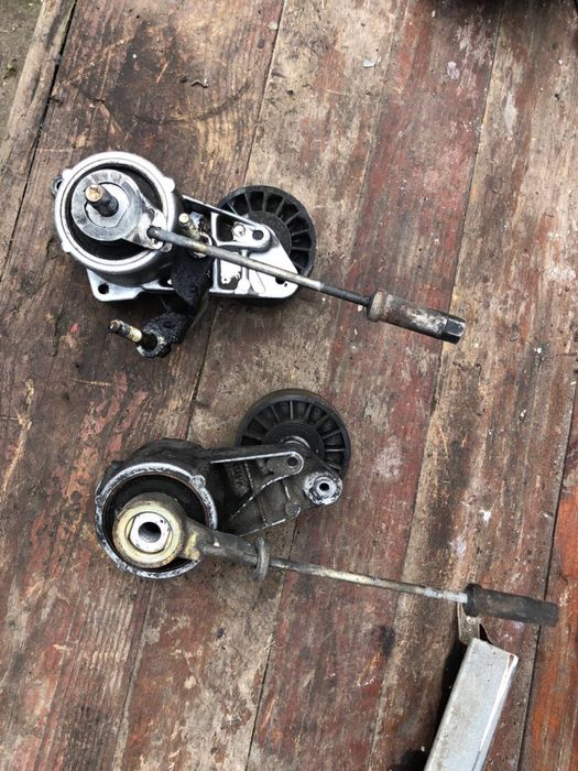 Натягувач ременя Mercedes W124 M102