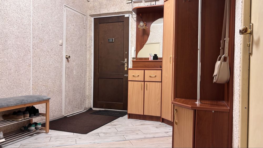 Терміново продам велику шафу для коридору