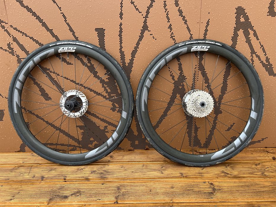 Zipp 303 Firecrest Carbon – koła szosowe + opony + tarcze